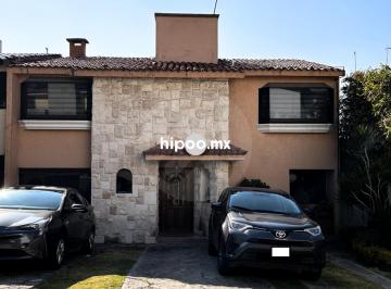 Casa en condominio · 204m² · 4 Recámaras · 3 Estacionamientos · Casa en Condominio en Venta en Paseos del Bosque