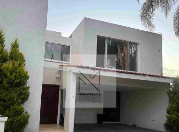 Casa · 223m² · 3 Recámaras · Casa - Momoxpan