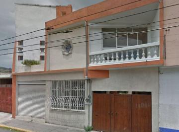 Casa de 3 habitaciones, Toluca · Casa en Venta en Barrio de Santa Barbara, Toluca