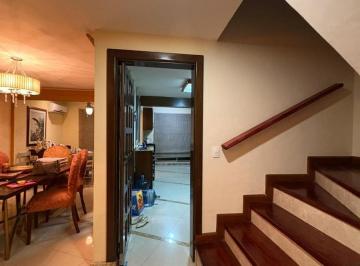 Casa · 321m² · 5 Recámaras · 1 Estacionamiento · Casa en Venta de 4 Pisos y 4 Recámaras en Colinas de San Jerónimo