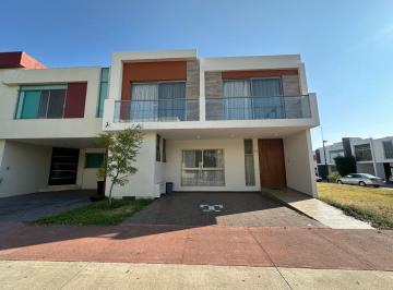 Casa de 3 habitaciones, Zapopan · Casa en Venta en Solares Coto Antara