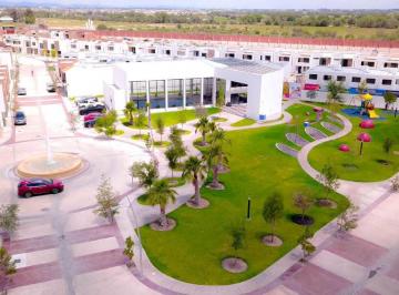 Casa de 4 habitaciones, Villa de Pozos · Casa en Renta con 4 Recamaras (Una en Planta Baja) en Fraccionamiento Montena Villa de Pozos