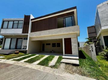 675d020eb07305378f660511738697b2fe5f7d21a65ea7294036ced78be1bbb0 · Casa en Venta en Veracruz en Fracc. Punta Tiburón