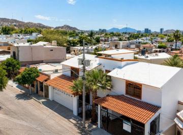 Casa de 5 habitaciones, Hermosillo · Casa en Venta en Prados de Bugambilias