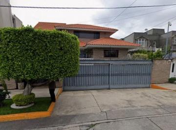 Casa de 4 habitaciones, Naucalpan de Juárez · Venta de Casa en Luis Cabrera, Cd. Satélite, 53100 Naucalpan de Juárez, Estado de México.