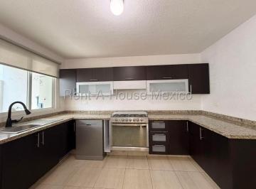 Casa en condominio de 3 habitaciones, Querétaro · Renta Casa en Santa Fe Juriquilla, con Jardín Amplio en Querétaro