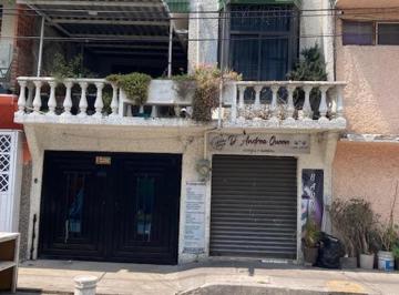 FACHADA · Casa Habitación en Venta