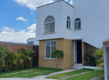 Casa · 136m² · 3 Recámaras · 2 Estacionamientos · Casa en Oaxtepec Centro