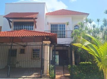 Casa · 410m² · 4 Recámaras · Amplia Casa en Renta Ubicada en La Sm 11, Cancun