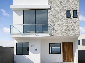 Casa · 175m² · 4 Recámaras · 2 Estacionamientos · Casa en Venta en Senderos de Monte Verde