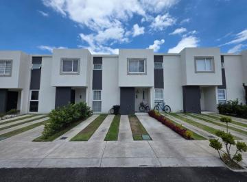 Casa en condominio de 3 habitaciones, Calimaya · Casa en Renta Fracc. Hacienda de Las Fuentes en Calimaya