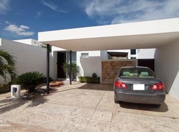 Casa · 2 Recámaras · 2 Estacionamientos · Casa Amueblada en Renta en Residencial Campocielo, Mérida, Yucatán