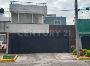 Casa · 259m² · 3 Recámaras · 2 Estacionamientos · Casa en Venta en Ciudad Satélite, Naucalpan, Estado de México