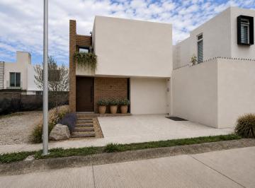 Casa de 3 habitaciones, Tlajomulco de Zúñiga · Casa en Venta | Coto El Baluarte | Fraccionamiento Casa Fuerte