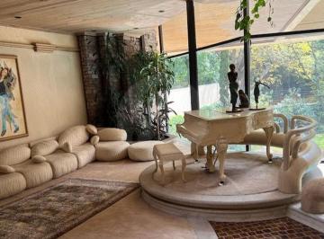 Casa · 1072m² · 4 Recámaras · 6 Estacionamientos · Casa en Venta en Bosque de Las Lomas