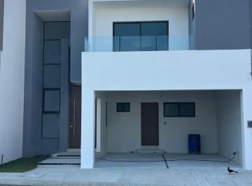 Casa · 237m² · 3 Recámaras · 2 Estacionamientos · Casa en Lomas de La Rioja