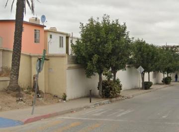 Casa en condominio de 3 habitaciones, Tijuana · Casa de Oportunidad Cesion de Derechos Inmediata C. Cidro, Urbiquinta del Cedro, 22564 Tijuana, B. C