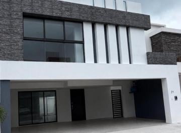 Casa · 259m² · 3 Recámaras · 3 Estacionamientos · Casa en Lomas de La Rioja