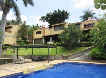 Casa · 800m² · 5 Recámaras · 4 Estacionamientos · Casa - Residencia en Venta, Vigilancia, Palmira Tinguindin, Cuernavaca