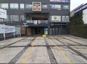 Local comercial · 100m² · 1 Estacionamiento · Local en Renta