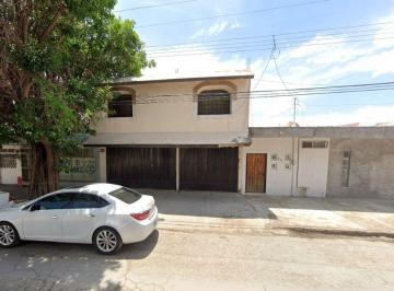 Casa de 4 habitaciones, Torreón · Casa en Venta en Jardines de California, Torreón, Coahuila. Cll