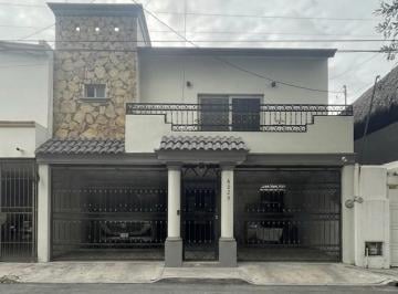 Casa · 232m² · 3 Recámaras · 2 Estacionamientos · Casa en Venta en Residencial Lincoln