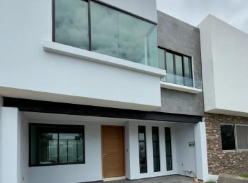 Casa en condominio de 3 habitaciones, Zapopan · Se Renta Casa Dentro de Coto, Valle Imperial