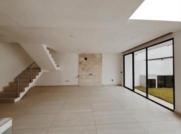 Casa · 259m² · 3 Recámaras · 2 Estacionamientos · Venta Casa Rio Chacmool 135 Cancún Huayacan Quintana Roo
