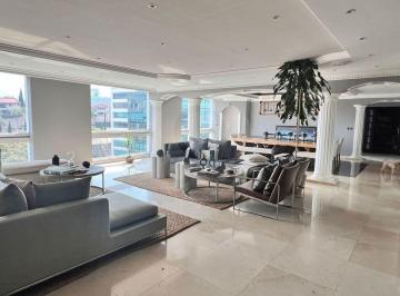 Casa en condominio · 536m² · 4 Recámaras · 3 Estacionamientos · Montecarlo: PH en Venta en Lomas Country Club