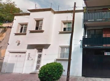 Casa de 3 habitaciones, Miguel Hidalgo · Casa en San Miguel Chapultepec II Sección, Miguel Hidalgo Cerca del Bosque de Chapultepec