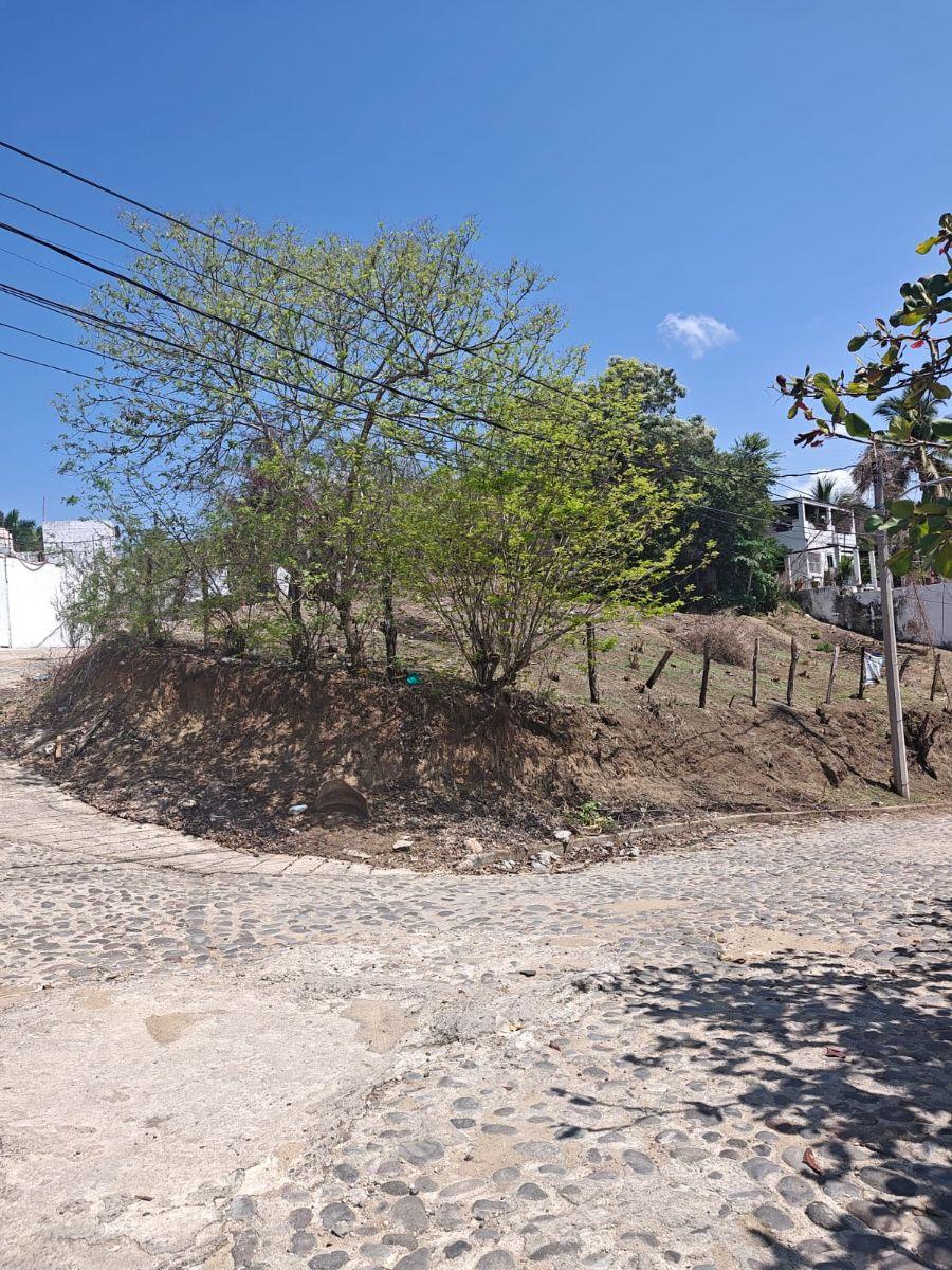 Vendo 660 m&sup2; de Terreno Esquina Colonia Las Flores Manzanillo Colima