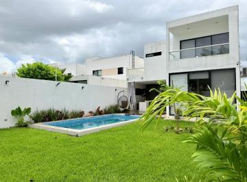 1 · Casa en Venta Equipada en Privada Al Norte de Merida