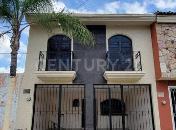 Casa · 156m² · 3 Recámaras · 2 Estacionamientos · Casa en Venta en Priv. Colon 120, Atemajac del Valle, Zapopan, Jalisco.