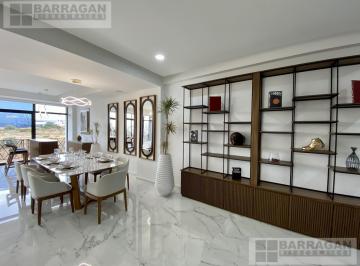 Departamento · 280m² · 3 Recámaras · 3 Estacionamientos · Departamento Amueblado con 3 Habitaciones en Av Campanario con Vista Panorámica a Querétaro