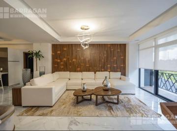 Departamento · 280m² · 3 Recámaras · 3 Estacionamientos · Departamento Amueblado con 3 Habitaciones en Av Campanario con Vista Panorámica a Querétaro