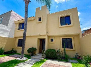 Casa de 4 habitaciones, Aguascalientes · Casas en Venta en Aguascalientes Norte en Trojes de Oriente Super Ubicada