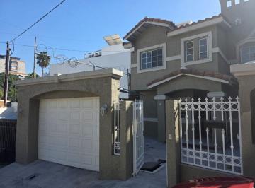 Casa de 3 habitaciones, Tijuana · Casa Amplia en Renta | 225 m² de Construcción | 3 Recámaras | Rancho El Grande | $1,800 Usd