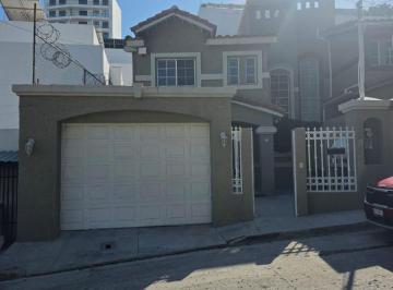 Casa de 3 habitaciones, Tijuana · Casa Amplia en Renta | 225 m² de Construcción | 3 Recámaras | Rancho El Grande | $1,800 Usd