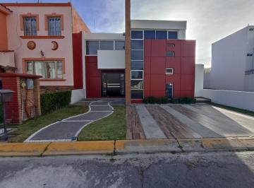 Casa · 198m² · 4 Recámaras · 2 Estacionamientos · Casa en Venta en Toluca, San Mateo Otzacatipan