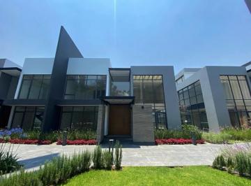 Casa · 900m² · 4 Recámaras · 4 Estacionamientos · Venta Casa Jardines del Pedregal Nueva 4 Recamaras Jardin Casa Club Vigilancia