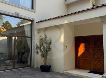 Casa · 548m² · 3 Recámaras · 5 Estacionamientos · Casa en Venta en Contadero