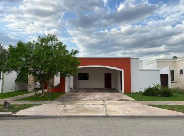 Casa de 3 habitaciones, Mérida · Casa en Renta de Una Planta en Residencial Las Fincas en Temozón Norte