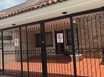 Casa de 5 habitaciones, Zapopan · Casa en Renta en Chapalita