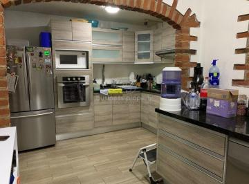 Casa · 246m² · 4 Recámaras · 2 Estacionamientos · Venta de Casa Guadalupe Tepeyac