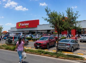 Edificio · 450m² · Local Comercial en Venta en Villas de Santo Domingo