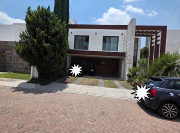 Casa en condominio de 4 habitaciones, Corregidora · Casa en Venta Fraccionamiento Cerrado con Alberca y Amenidades en El Fraccionami