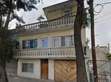 Casa de 6 habitaciones, Venustiano Carranza · Casa en Venta Adjudicada Frente Al Aeropuerto Internacional de Cdmx!