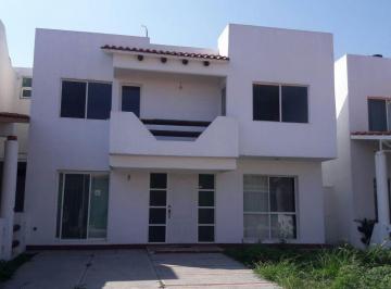 Casa · 3 Recámaras · 2 Estacionamientos · Villa de Los Angeles - (4)