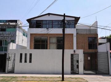 Casa uso de suelo · 422m² · 8 Estacionamientos · Excelente Ubicación, Propiedad Comercial Privada en Uno de Los Mejores Circuitos de Satélite, Estaci