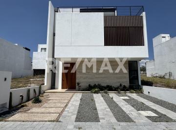 Casa en condominio · 250m² · 4 Recámaras · 2 Estacionamientos · Casa Nueva en Grand Preserve Juriquilla - (4)